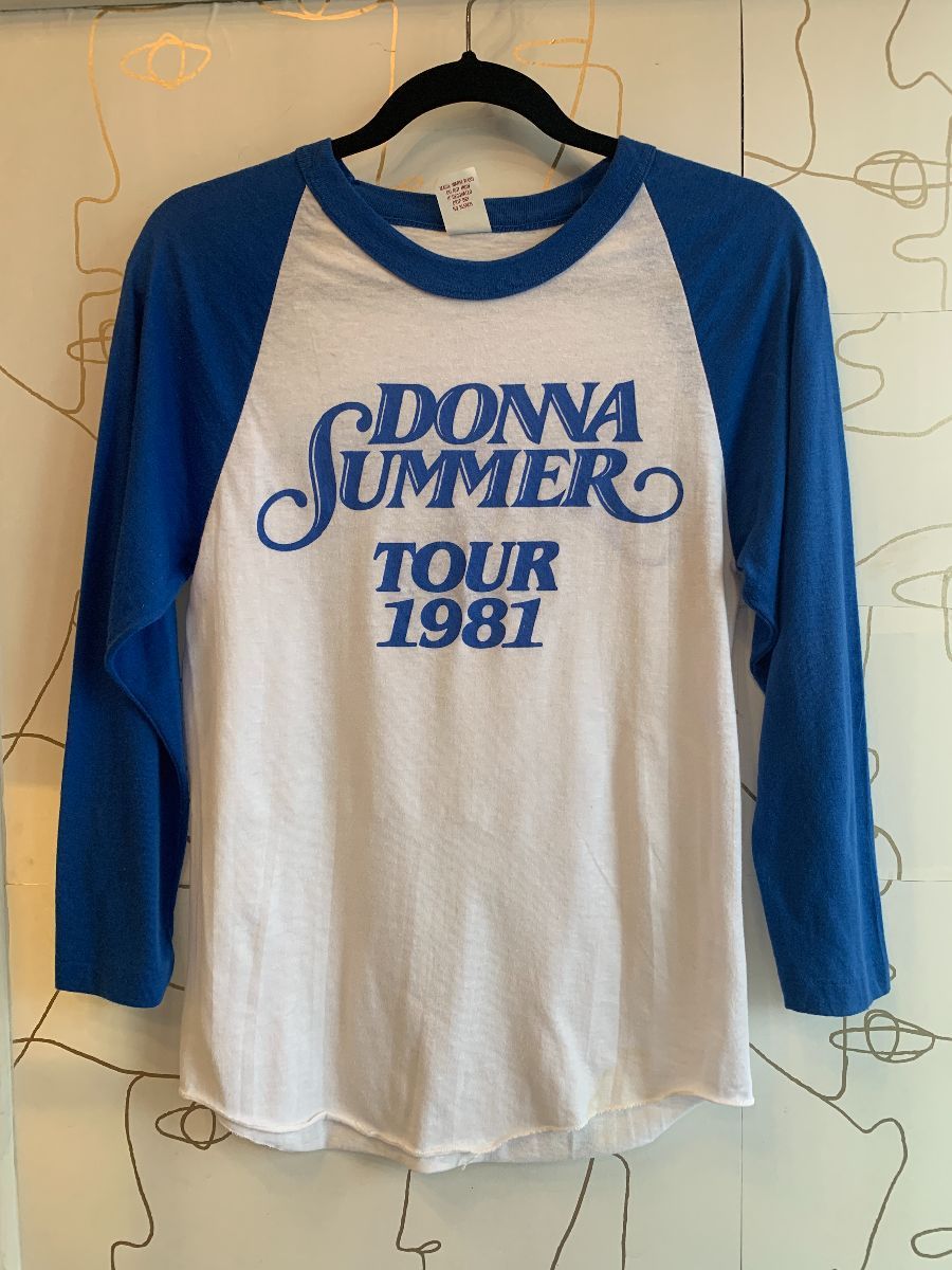 product details: AS-IS DEADSTOCK DONNA SUMMER TOUR 1981 SUMMER IS BACK RAGLAN T-SHIRT photo