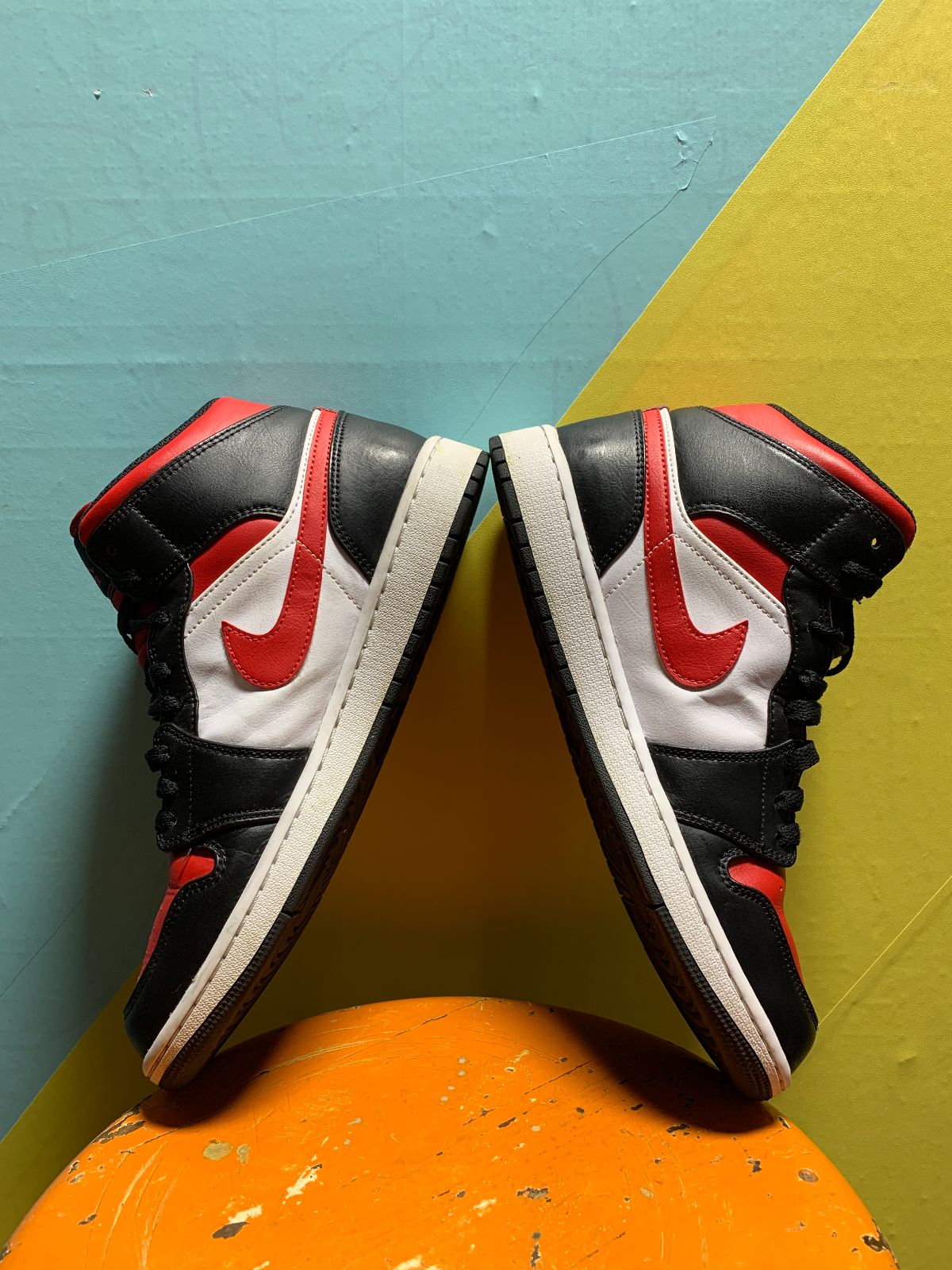 Nike Air Jordan 1 Mid Shoes Bred Toe Black Fire Red White Sneakers