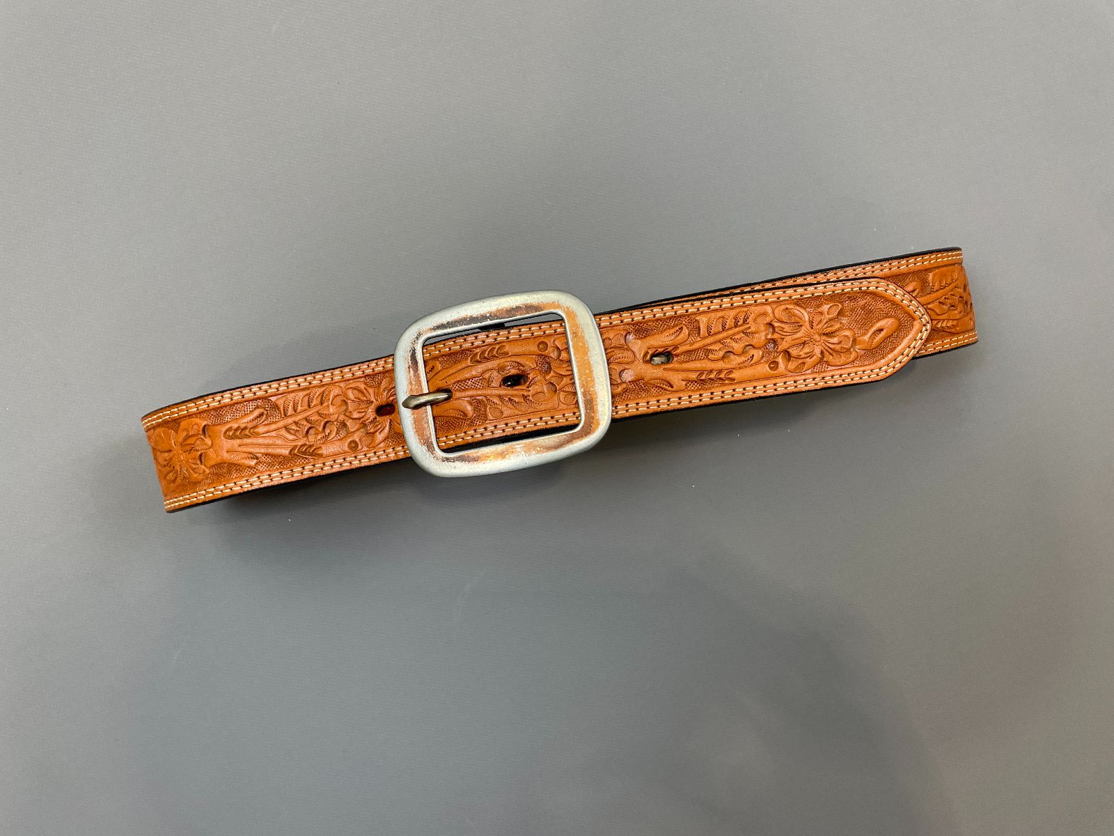 product details: HAND TOOLED FLORAL DESIGN BROWN LEATHER BELT WITHOUT BUCKLE photo