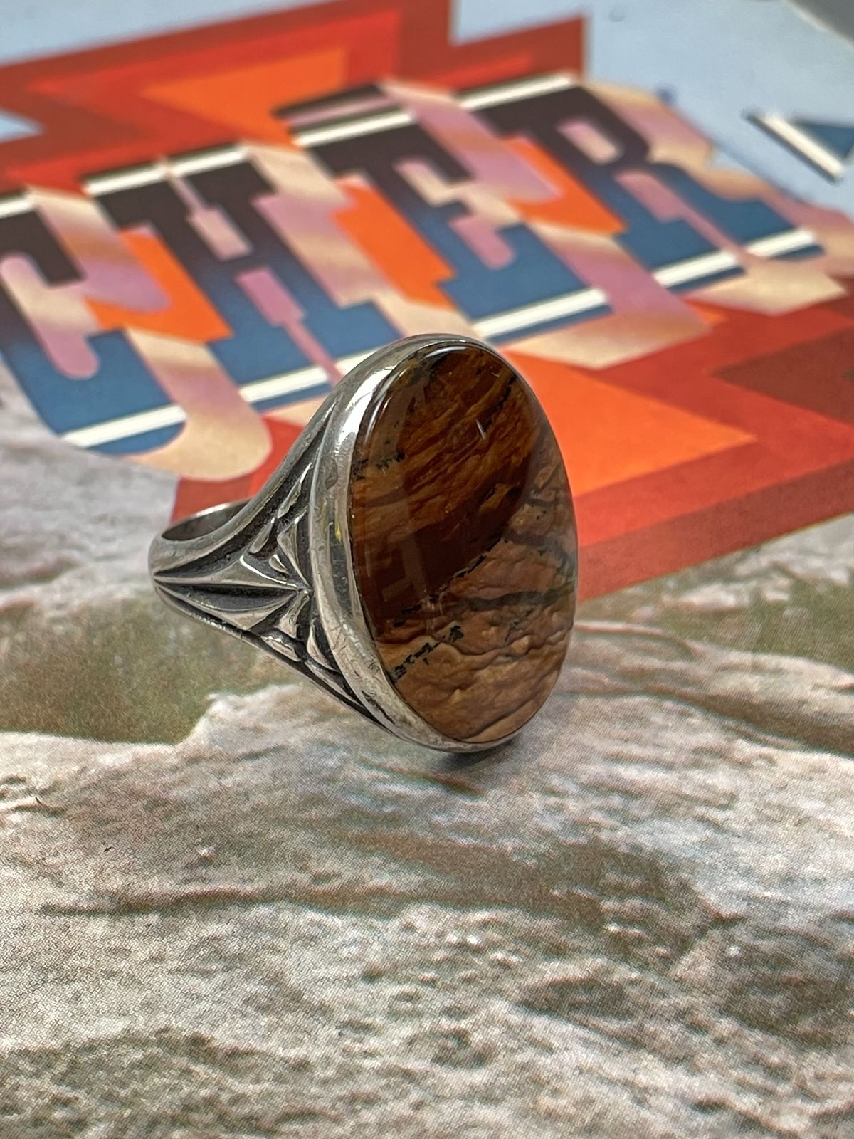 product details: OVAL JASPER STONE STERLING SILVER RING DECORATIVE SIDES photo