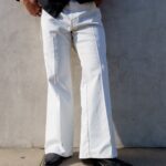 AS-IS AMAZING 1970S OFF WHITE DENIM FLARED JEANS PANTS