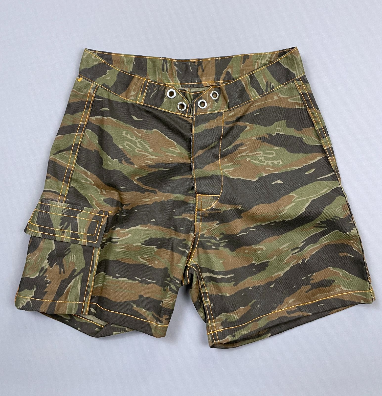 product details: *AS-IS* THE SPORTSMAN TIGER CAMOUFLAGE SHORTS SELVEDGE DETAIL photo