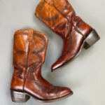 BEAUTIFUL EMBOSSED POLISHED LEATHER WESTERN COWBOY BOOTS- MEN’S 10.5D