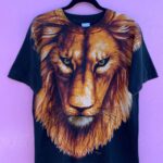 RAD! 1990S UP CLOSE LION GRAPHIC ALL OVER PRINT T-SHIRT