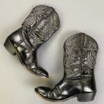 CLASSIC SHINY LEATHER ROUND TOE EMBROIDERED PANEL DETAIL COWBOY BOOTS