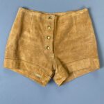 FULLY LINED 1960S-70S SUEDE HEAVY STITCHED LEATHER SHORTS BRASS SNAP BUTTON FRONT