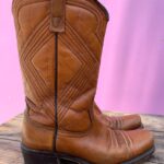 SO COOL! EMBOSSED GEOMETRIC DESIGN SQUARE TOE RANCHER BOOTS