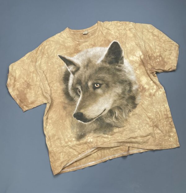 Wolf Profile Graphic On Mineral Wash T-shirt | Boardwalk Vintage