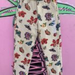 FUNNN! TAPESTRY INSECT & FLORAL DESIGN WIDE LEG TAPERED PANTS