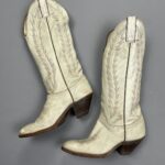 *AS-IS* SASSY! 1970S DISTRESSED TALL HEELED COWBOY BOOTS