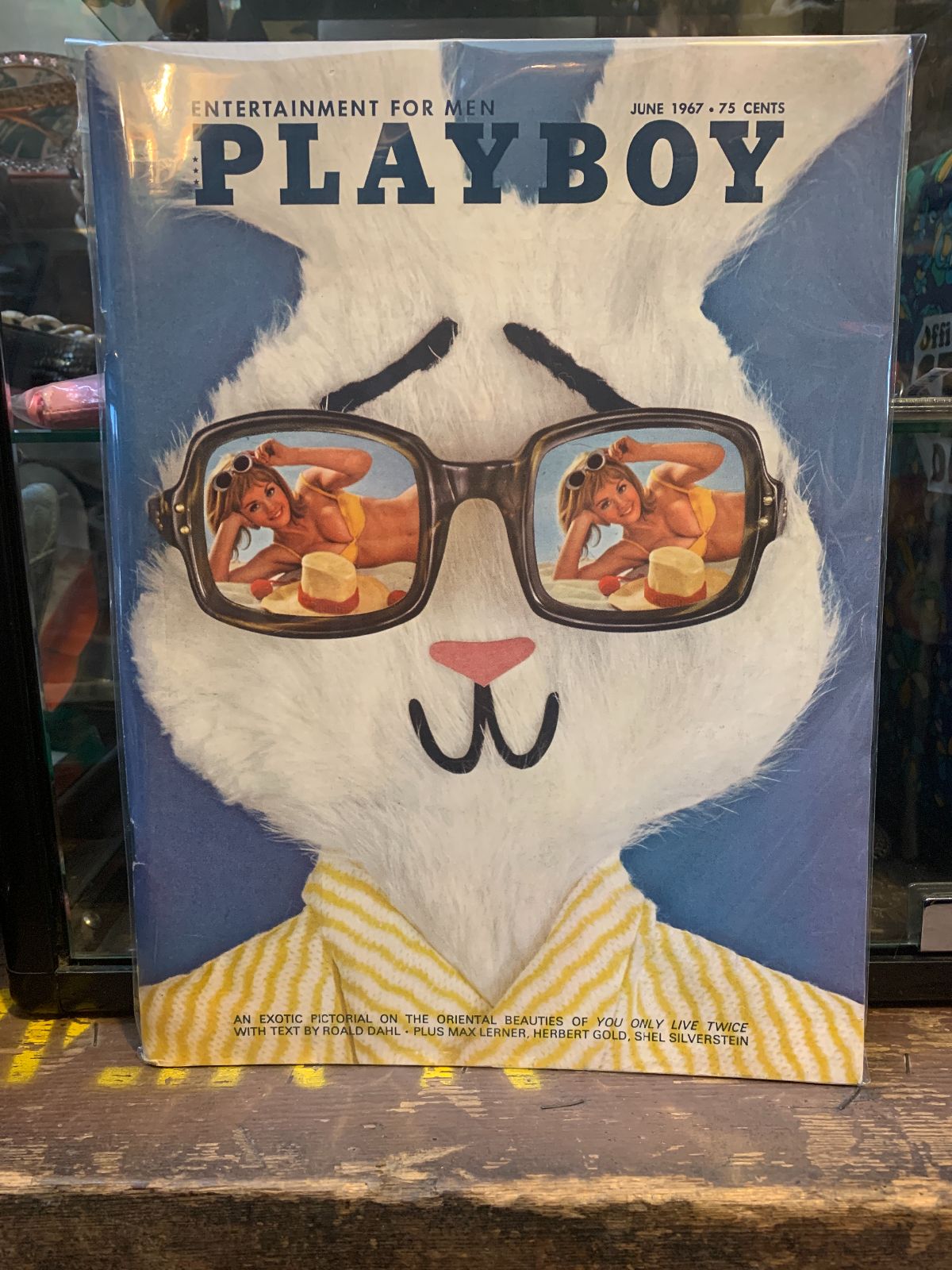 PLAYBOY PLAYBOY MAGAZINE JUNE 1967 YOU ONLY LIVE TWICE