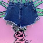 CUTE! CLASSIC LEE DARKER WASH DENIM CUT OFF SHORTS RAW HEM