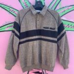 SWEET! 1990S FLECKED HENLEY SWEATSHIRT FRONT & ARM STRIPES