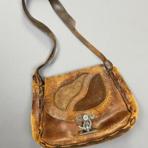 Photo detail:GORGEOUS! HEAVILY DISTRESSED HANDMADE TOOLED LEATHER LATCH CLOSURE SHOULDER BAG