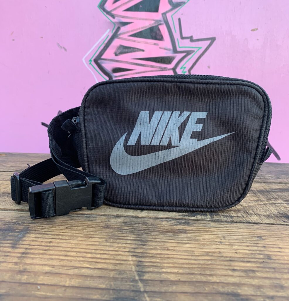 RETRO NIKE FANNY PACK GRAY TAG