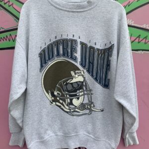 Photo detail:NCAA NOTRE DAME FIGHTING IRISH HELMET GRAPHIC PULLOVER SWEATSHIRT