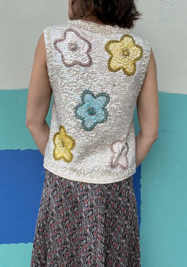 *AS-IS* SOOO CUTE!!! 1960S ALLOVER FLORAL PASTEL SEQUIN PEARL BEADED ZIP UP VEST FULLY LINED