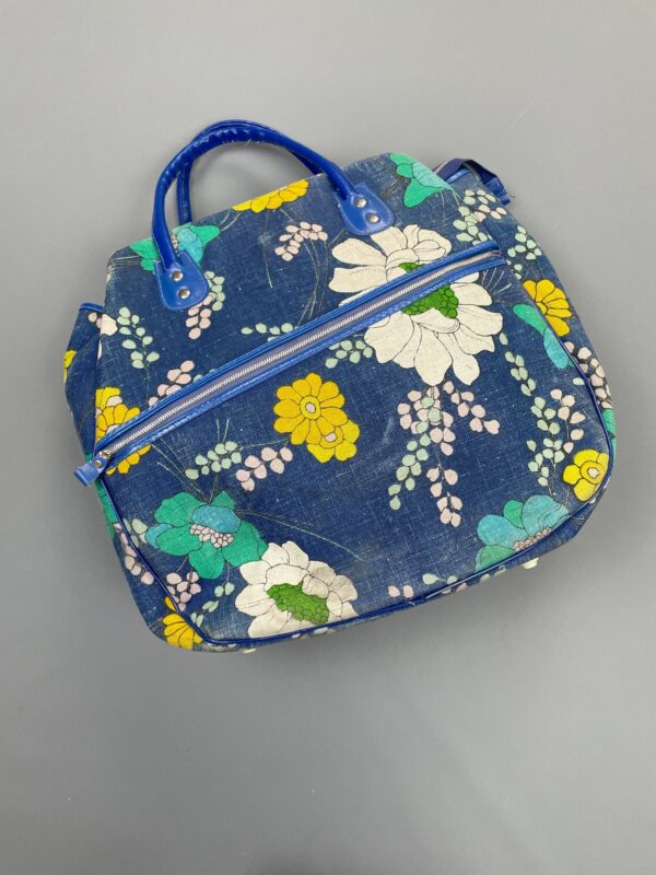 ADORABLE 1960S FLOWER PRINTED DOUBLE HANDLE BOWLING BAG