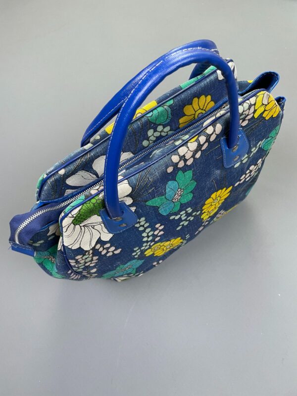 ADORABLE 1960S FLOWER PRINTED DOUBLE HANDLE BOWLING BAG