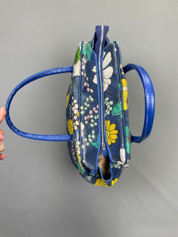 ADORABLE 1960S FLOWER PRINTED DOUBLE HANDLE BOWLING BAG