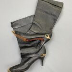 *AS-IS* 1970S FOLD-OVER POINTED TOE PIRATE BOOTS METAL TOE CAP STILETTO HEEL