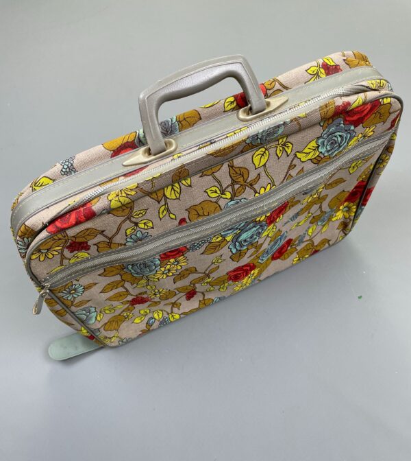 SO CUTE! RETRO 1960S-70S MINI FLORAL PRINT TRAVEL SUITCASE