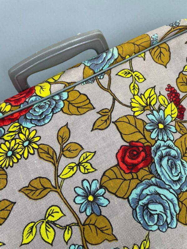 SO CUTE! RETRO 1960S-70S MINI FLORAL PRINT TRAVEL SUITCASE