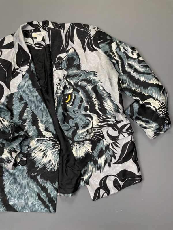 SOOO AMAZING!!! 1980S-90S SILKY ALLOVER TIGER PRINT BLAZER JACKET