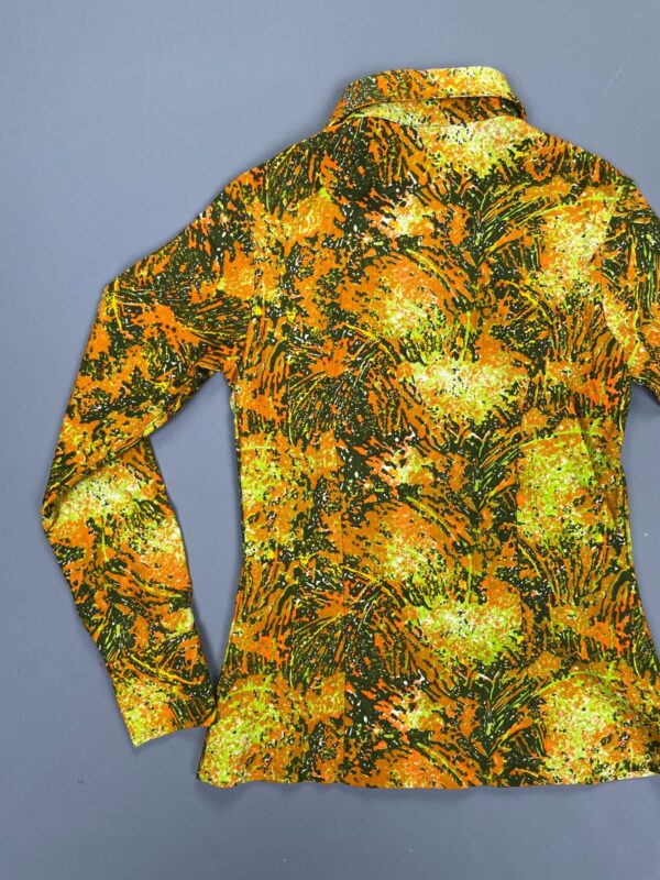 AMAZING! BRIGHT! 1960S-70S PSYCHEDELIC LONG SLEEVE BUTTON DOWN WESTERN BLOUSE FLOWER BUTTONS