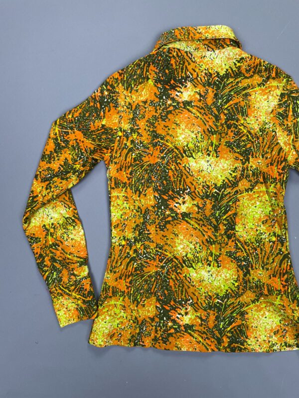 AMAZING! BRIGHT! 1960S-70S PSYCHEDELIC LONG SLEEVE BUTTON DOWN WESTERN BLOUSE FLOWER BUTTONS