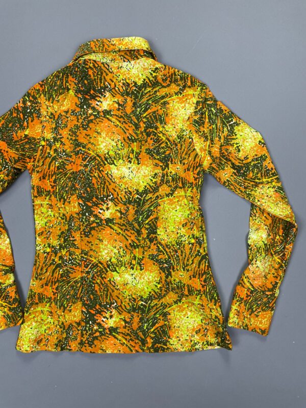 AMAZING! BRIGHT! 1960S-70S PSYCHEDELIC LONG SLEEVE BUTTON DOWN WESTERN BLOUSE FLOWER BUTTONS