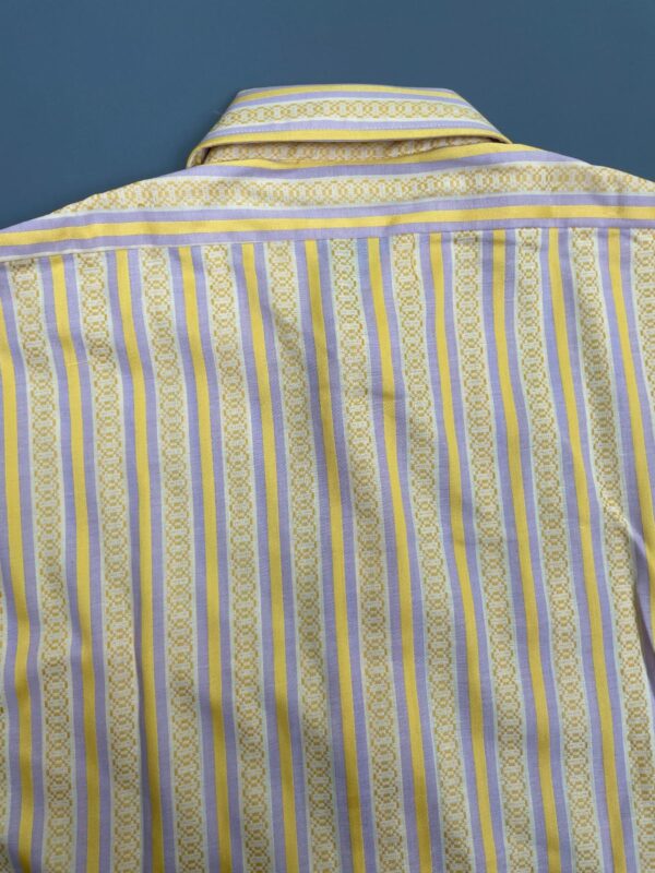 GORGEOUS 1970S WOVEN GEOMETRIC VERTICAL STRIPED DESIGN LONG SLEEVE BUTTON DOWN DRESS SHIRT