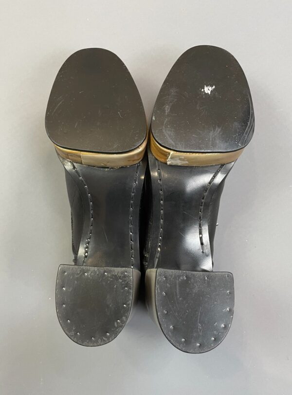 UNREAL! 1970S TWO TONE ROUND TOE OXFORD MEGA PLATFORM SHOES EXTENDED FRONT PLATFORM DOUBLE BUTTON DETAIL