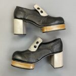 UNREAL! 1970S TWO TONE ROUND TOE OXFORD MEGA PLATFORM SHOES EXTENDED FRONT PLATFORM DOUBLE BUTTON DETAIL