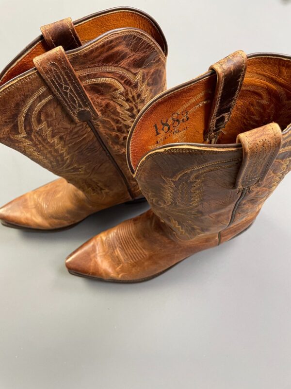 1883 GORGEOUS BUTTER SOFT PERFECTLY DISTRESSED & BROKEN-IN COWBOY BOOTS WITH DECORATIVE STITCHING