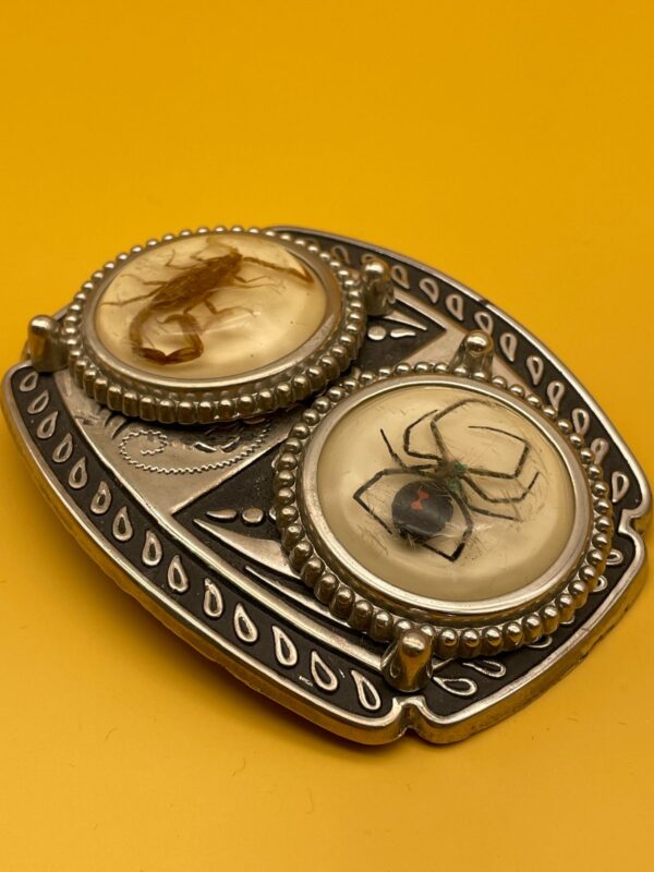 AMAZING!!! RARE!! SCORPION & BLACK WIDOW DOUBLE RESIN BUCKLE