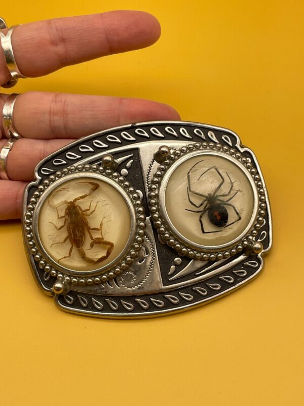 AMAZING!!! RARE!! SCORPION & BLACK WIDOW DOUBLE RESIN BUCKLE