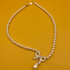 Photo detail:ADORABLE! PEARL & RHINESTONE BOW NECKLACE TEARDROP