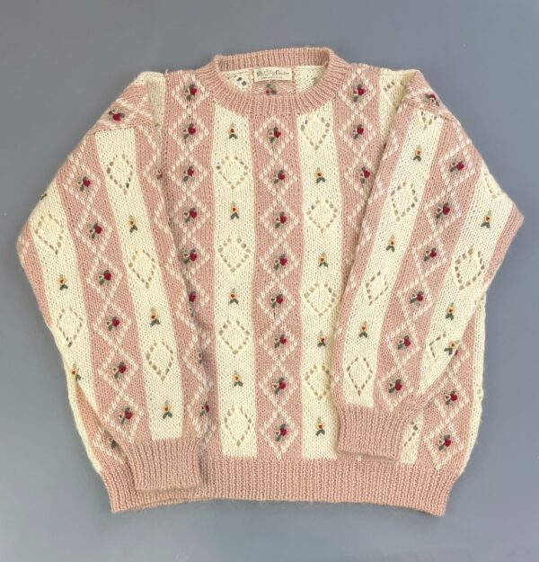 SO SWEET!!!! 1980S PASTEL WOOL & MOHAIR PERFORATED CHUNKY KNIT FLOWER DESIGN SWEATER