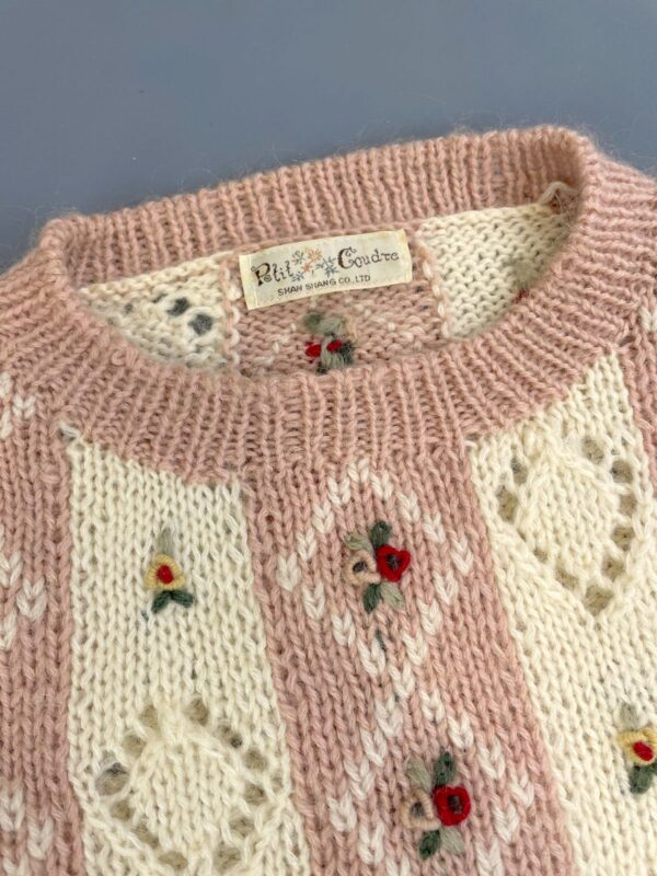 SO SWEET!!!! 1980S PASTEL WOOL & MOHAIR PERFORATED CHUNKY KNIT FLOWER DESIGN SWEATER