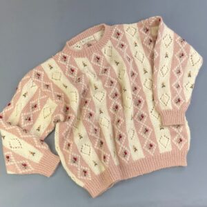 Photo detail:SO SWEET!!!! 1980S PASTEL WOOL & MOHAIR PERFORATED CHUNKY KNIT FLOWER DESIGN SWEATER