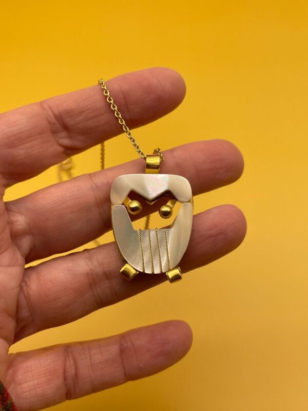 SO CUTE! MOTHER OF PEARL INLAY OWL PENDANT NECKLACE 1980S DEADSTOCK