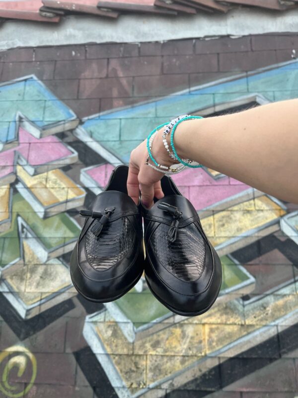 LEATHER SNAKESKIN PANEL TASSEL LOAFER