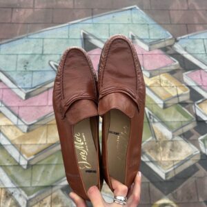 Photo detail:ROUND PINCH STITCH HEELED LEATHER LOAFER