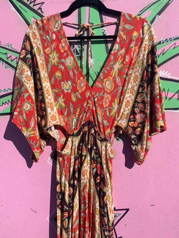 VINTAGE STYLE PRINT BOHEMIAN MAXI DRESS SIDE CUT-OUTS FLUTTER SLEEVES