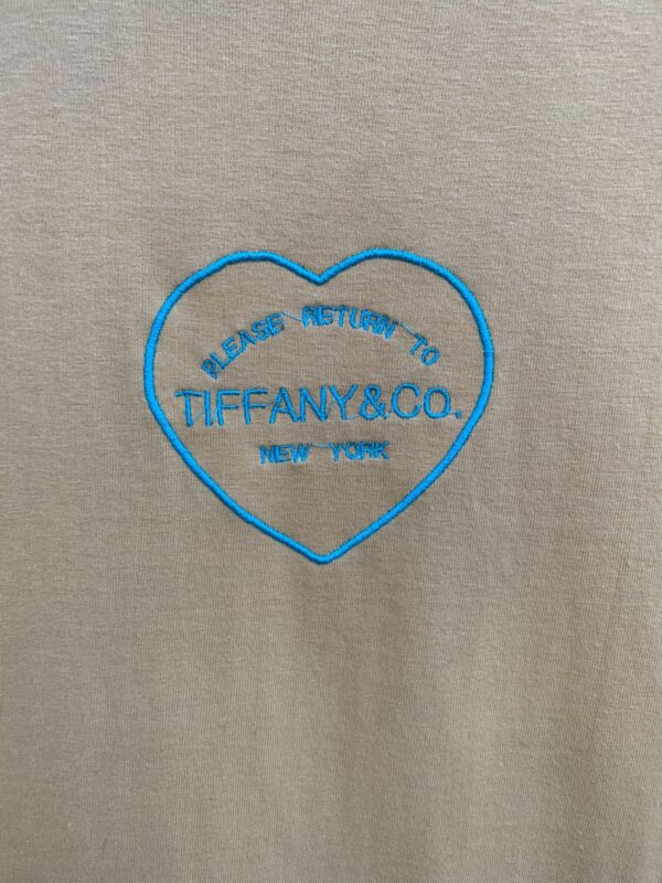 EMBROIDERED PLEASE RETURN TO TIFFANY & CO TSHIRT