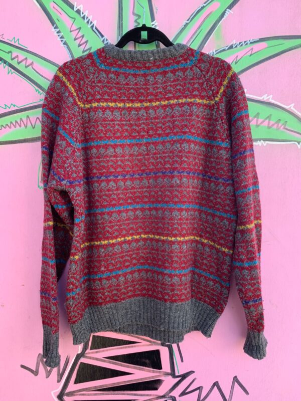 CLASSIC WOOL KNIT SWEATER COLORFUL STRIPED DESIGN