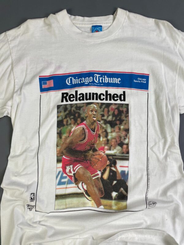 *AS-IS* 1995 MICHAEL JORDAN FRONT PAGE CHICAGO TRIBUNE RELAUNCHED GRAPHIC T-SHIRT