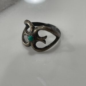 Photo detail:925 STERLING SILVER SANDCAST SMALL TURQUOISE STONE RING