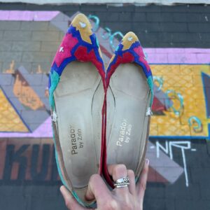 Photo detail:1980S COLORFUL CUT OUT ABSTRACT SUEDE POINTED FLAT SHOES